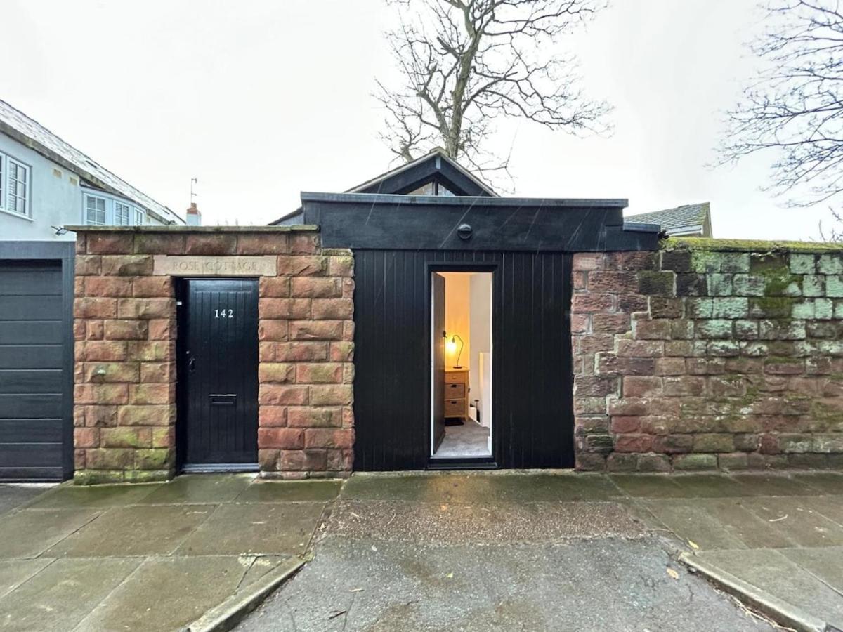 Holiday home Violet's Mossley Hill *